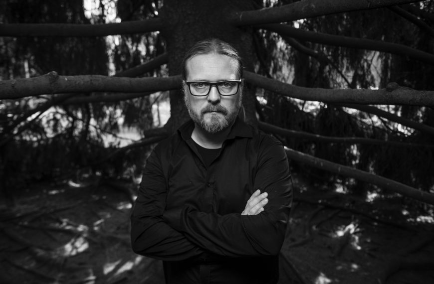 Kauhukirjailija Marko Hautala: ”Kauhutarinat ovat jollain tavalla parantavia, vaikka niissä käsitellään synkkiä asioita”