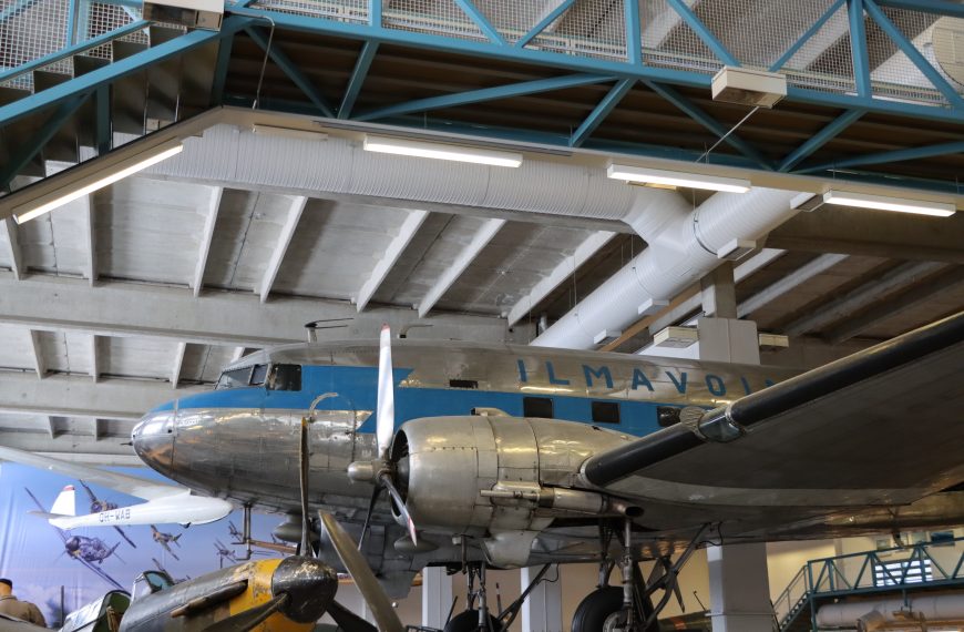 Tikkakosken ilmailumuseo on kuin Suomen ilmailuhistorian aikakone